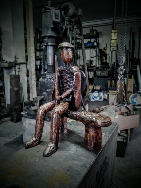 escultura-hierro-el-abuelo