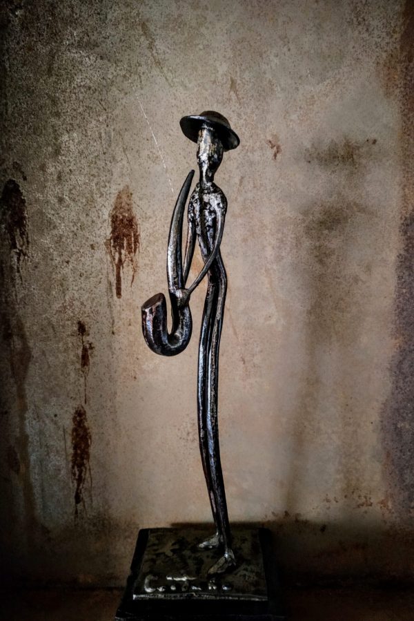 escultura-hierro-el-saxofonista