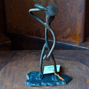 escultura-hierro-escanciador12