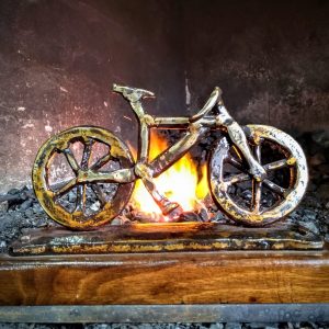 escultura-hierro-forjada-bicicleta