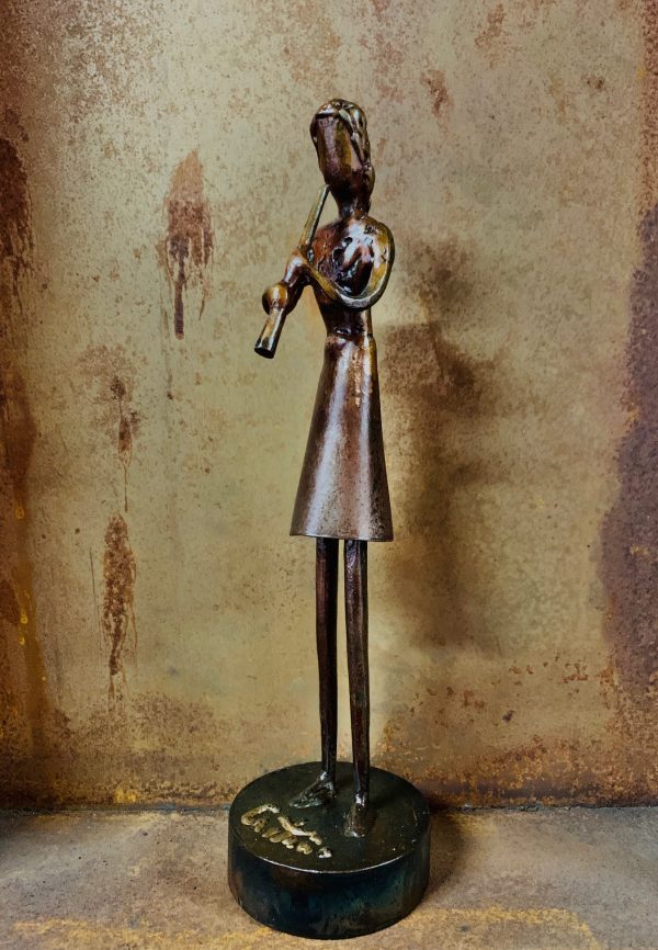 escultura-hierro-la-clarinetista