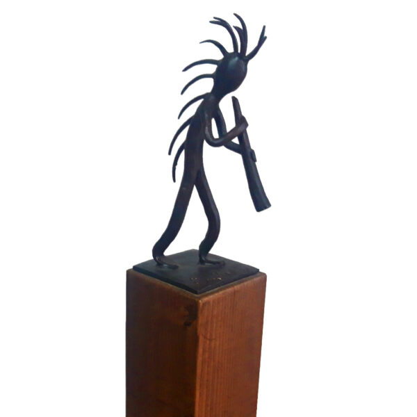 escultura-hierro-flautista-etnico