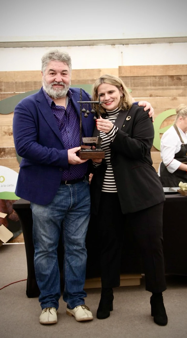 EMBAJADORA CHOSCO DE TINEO 2024